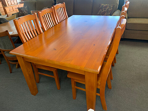 Dining Table with 6 chairs